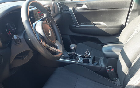 KIA Sportage IV рестайлинг, 2018 год, 1 900 000 рублей, 5 фотография