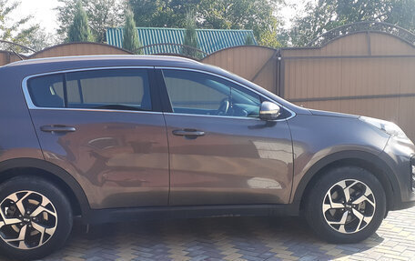 KIA Sportage IV рестайлинг, 2018 год, 1 900 000 рублей, 3 фотография