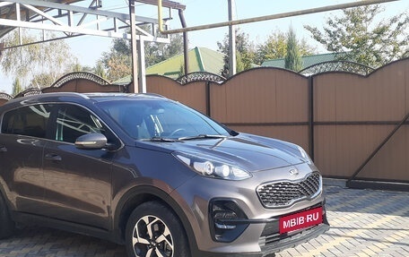 KIA Sportage IV рестайлинг, 2018 год, 1 900 000 рублей, 2 фотография