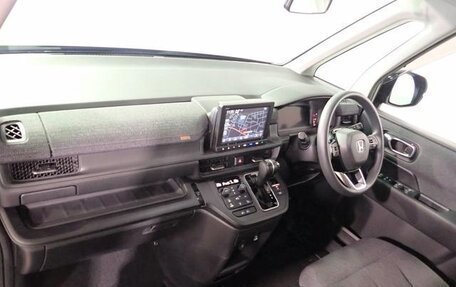 Honda Stepwgn, 2022 год, 1 950 555 рублей, 8 фотография