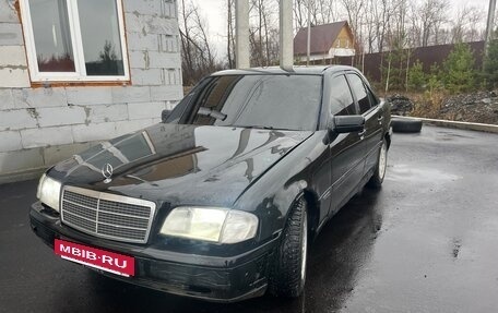 Mercedes-Benz C-Класс, 1996 год, 225 000 рублей, 2 фотография