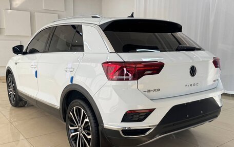 Volkswagen T-Roc I, 2022 год, 1 956 962 рублей, 3 фотография