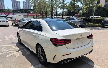 Mercedes-Benz A-Класс, 2022 год, 1 880 000 рублей, 4 фотография