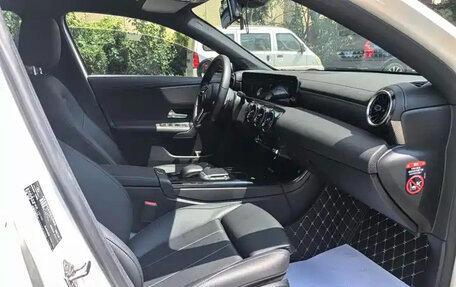 Mercedes-Benz A-Класс, 2022 год, 1 880 000 рублей, 9 фотография