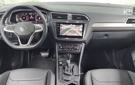 Volkswagen Tiguan II, 2022 год, 3 600 000 рублей, 8 фотография