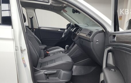 Volkswagen Tiguan II, 2022 год, 3 600 000 рублей, 11 фотография