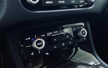 Volkswagen Touareg III, 2015 год, 3 655 000 рублей, 23 фотография