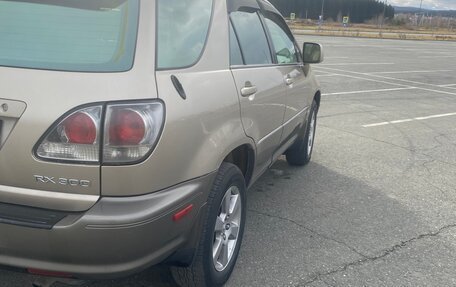 Lexus RX IV рестайлинг, 2000 год, 730 000 рублей, 5 фотография