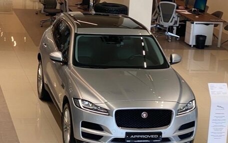 Jaguar F-Pace, 2017 год, 2 750 000 рублей, 4 фотография