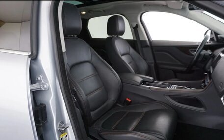 Jaguar F-Pace, 2017 год, 2 750 000 рублей, 12 фотография