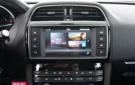 Jaguar F-Pace, 2017 год, 2 750 000 рублей, 14 фотография