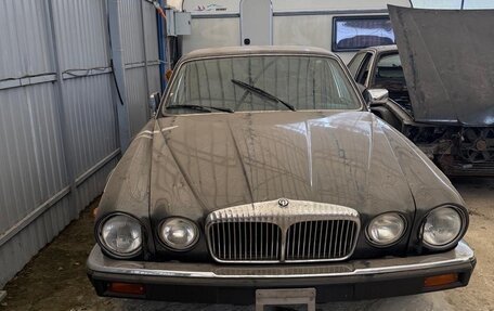 Jaguar XJ III (X350), 1989 год, 1 500 000 рублей, 6 фотография