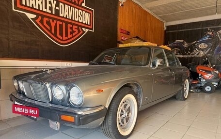 Jaguar XJ III (X350), 1989 год, 1 500 000 рублей, 10 фотография