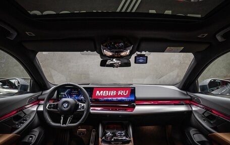 BMW 5 серия, 2024 год, 10 200 000 рублей, 10 фотография