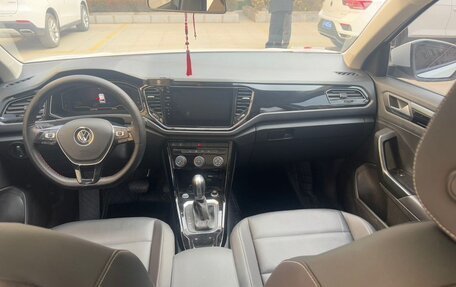 Volkswagen T-Roc I, 2022 год, 1 311 000 рублей, 7 фотография