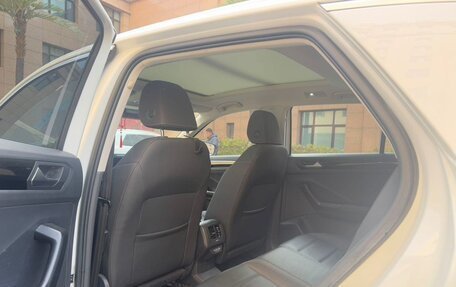 Volkswagen T-Roc I, 2022 год, 1 311 000 рублей, 10 фотография