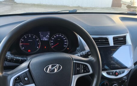 Hyundai Solaris II рестайлинг, 2013 год, 450 000 рублей, 10 фотография