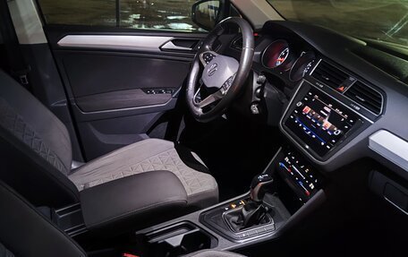 Volkswagen Tiguan II, 2021 год, 2 250 000 рублей, 6 фотография