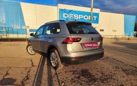 Volkswagen Tiguan II, 2021 год, 2 250 000 рублей, 2 фотография