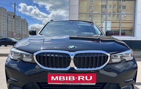 BMW 3 серия, 2020 год, 2 700 000 рублей, 16 фотография