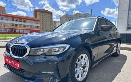 BMW 3 серия, 2020 год, 2 700 000 рублей, 14 фотография