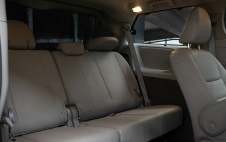 Toyota Sienna III, 2018 год, 3 650 000 рублей, 14 фотография