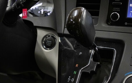 Toyota Sienna III, 2018 год, 3 650 000 рублей, 24 фотография