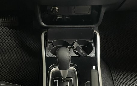 Mitsubishi Outlander III рестайлинг 3, 2022 год, 2 350 000 рублей, 14 фотография