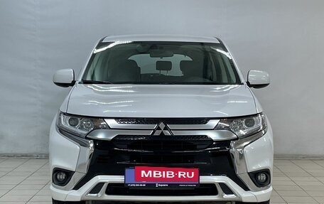 Mitsubishi Outlander III рестайлинг 3, 2022 год, 2 350 000 рублей, 3 фотография