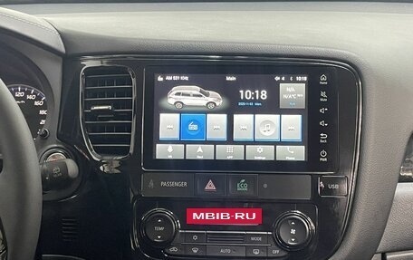 Mitsubishi Outlander III рестайлинг 3, 2022 год, 2 350 000 рублей, 15 фотография