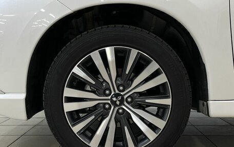 Mitsubishi Outlander III рестайлинг 3, 2022 год, 2 350 000 рублей, 20 фотография