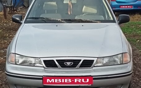 Daewoo Nexia I рестайлинг, 2004 год, 100 000 рублей, 1 фотография