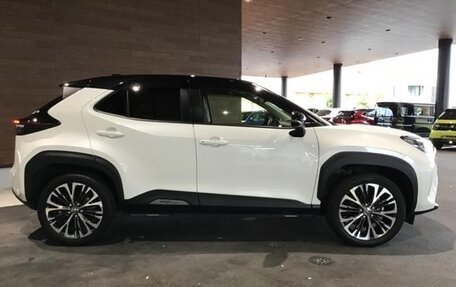 Toyota Yaris Cross, 2022 год, 1 520 050 рублей, 3 фотография