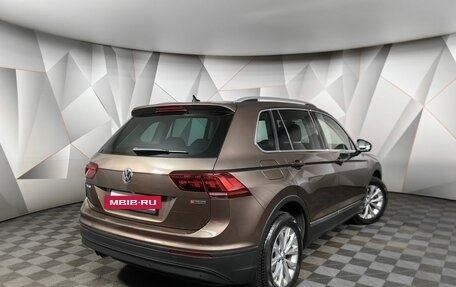 Volkswagen Tiguan II, 2018 год, 2 197 000 рублей, 2 фотография