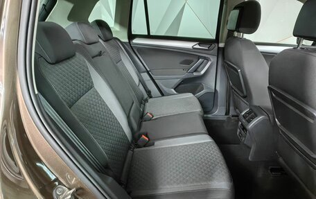 Volkswagen Tiguan II, 2018 год, 2 197 000 рублей, 12 фотография