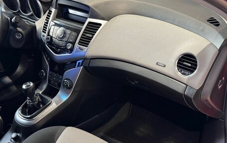 Chevrolet Cruze II, 2012 год, 750 000 рублей, 21 фотография