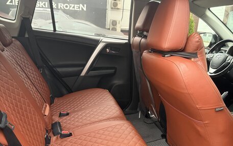 Toyota RAV4, 2017 год, 2 300 000 рублей, 6 фотография