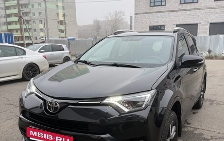 Toyota RAV4, 2017 год, 2 300 000 рублей, 2 фотография