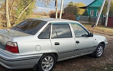 Daewoo Nexia I рестайлинг, 2004 год, 100 000 рублей, 4 фотография