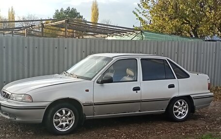 Daewoo Nexia I рестайлинг, 2004 год, 100 000 рублей, 2 фотография
