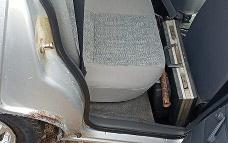 Daewoo Nexia I рестайлинг, 2004 год, 100 000 рублей, 14 фотография