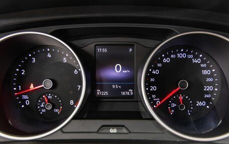 Volkswagen Tiguan II, 2018 год, 2 470 000 рублей, 10 фотография