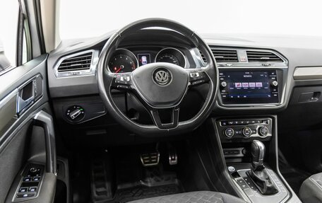Volkswagen Tiguan II, 2018 год, 2 470 000 рублей, 15 фотография