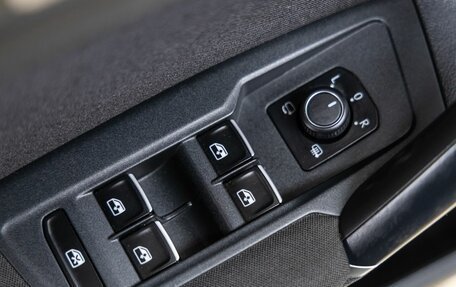 Volkswagen Tiguan II, 2018 год, 2 470 000 рублей, 16 фотография