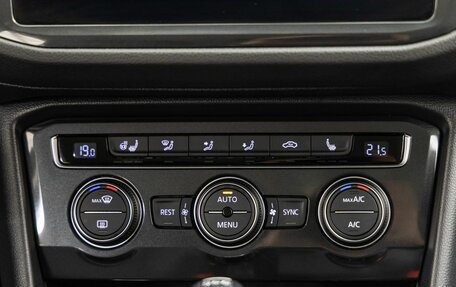 Volkswagen Tiguan II, 2018 год, 2 470 000 рублей, 21 фотография