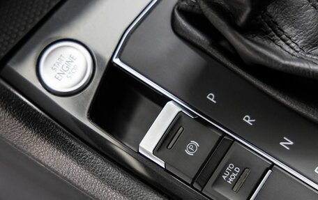 Volkswagen Tiguan II, 2018 год, 2 470 000 рублей, 23 фотография