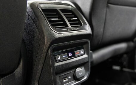 Volkswagen Tiguan II, 2018 год, 2 470 000 рублей, 24 фотография