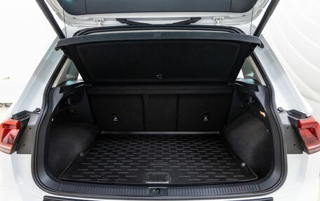 Volkswagen Tiguan II, 2018 год, 2 470 000 рублей, 39 фотография