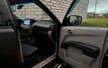 Mitsubishi L200 IV рестайлинг, 2008 год, 1 080 000 рублей, 8 фотография