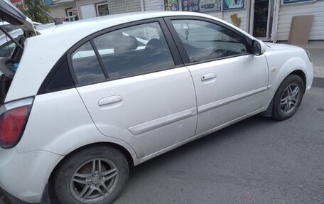 KIA Rio II, 2010 год, 850 000 рублей, 1 фотография